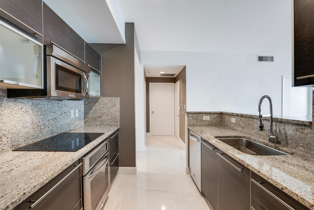 550 Okeechobee Boulevard - Photo 3