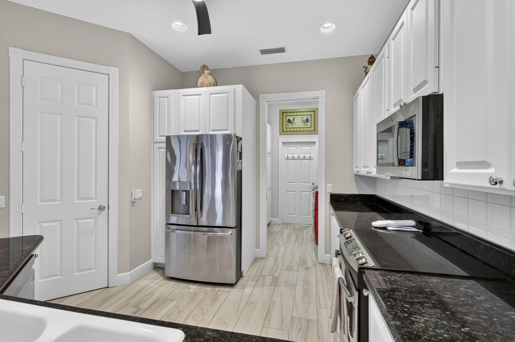 7605 Red River Road S - Photo 30