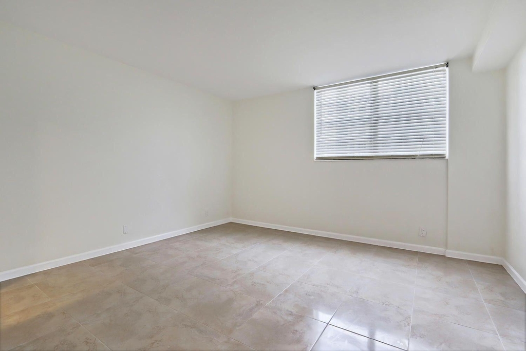 3001 S Ocean Drive - Photo 8