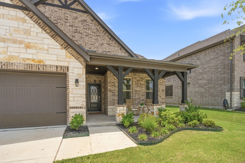 905 Bluebell Street - Photo 2