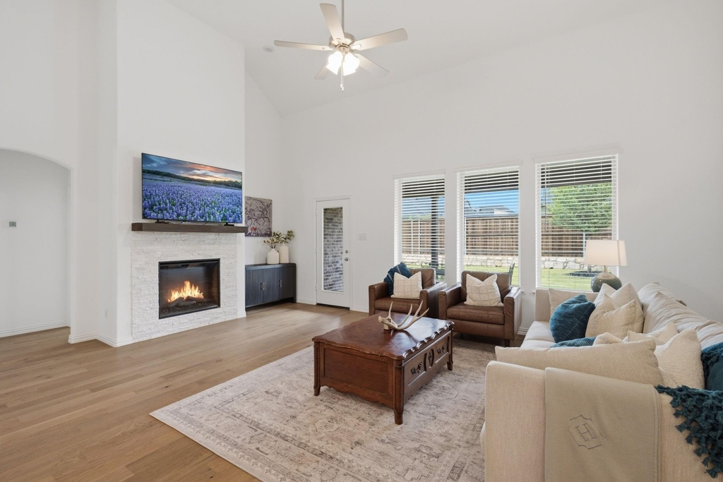 905 Bluebell Street - Photo 3