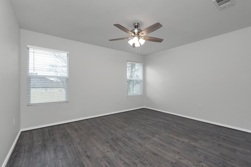 8112 Arbor Avenue - Photo 11