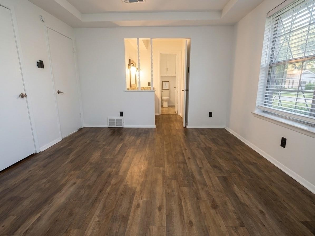 506 N Royal Oak Drive - Photo 5