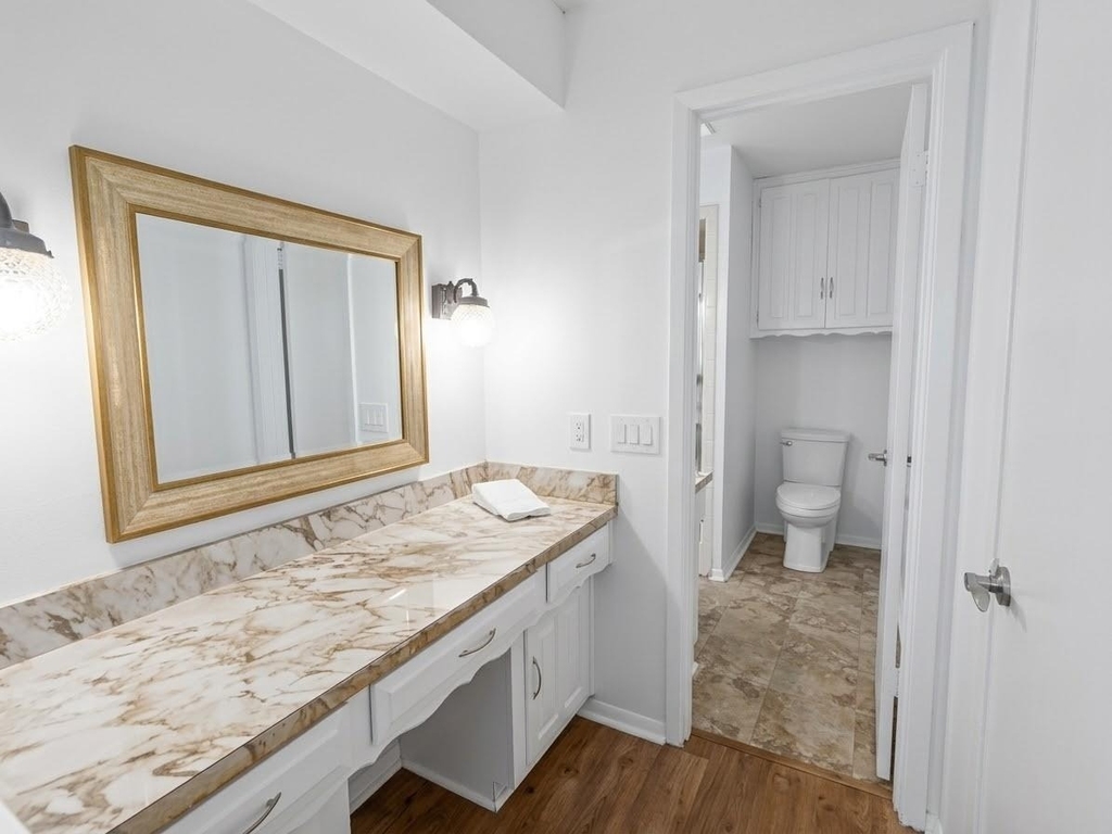 506 N Royal Oak Drive - Photo 8