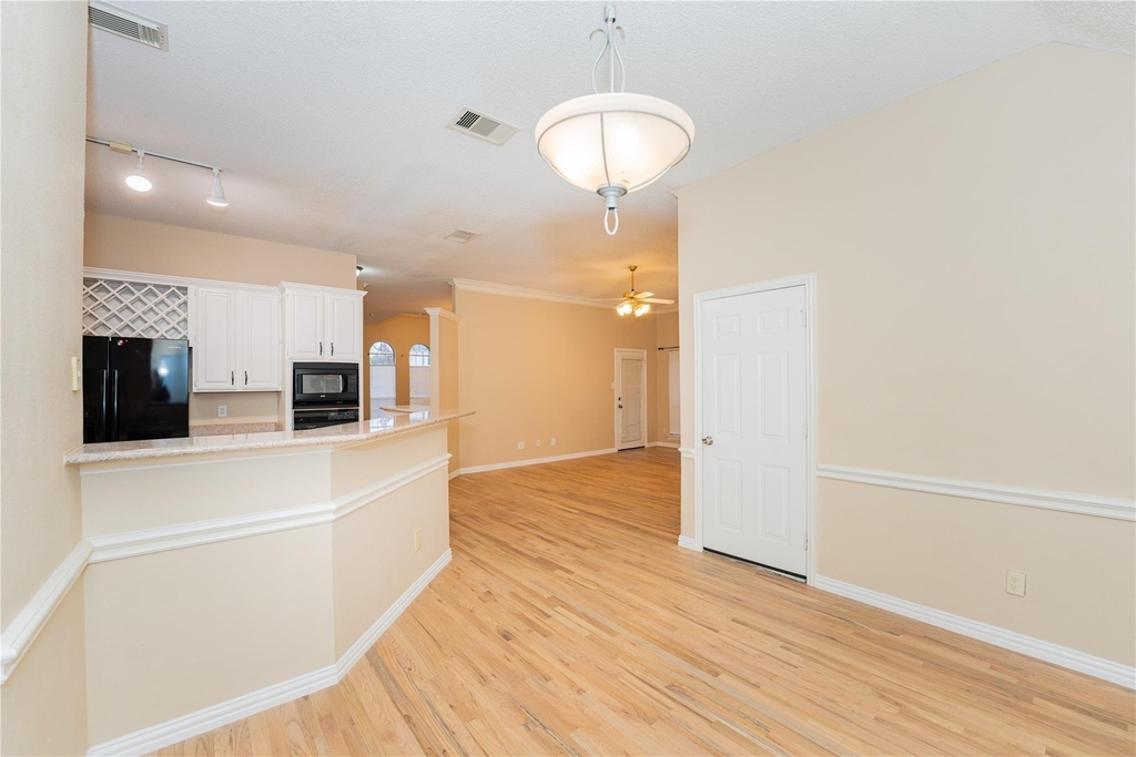 669 Nottingham Drive - Photo 5