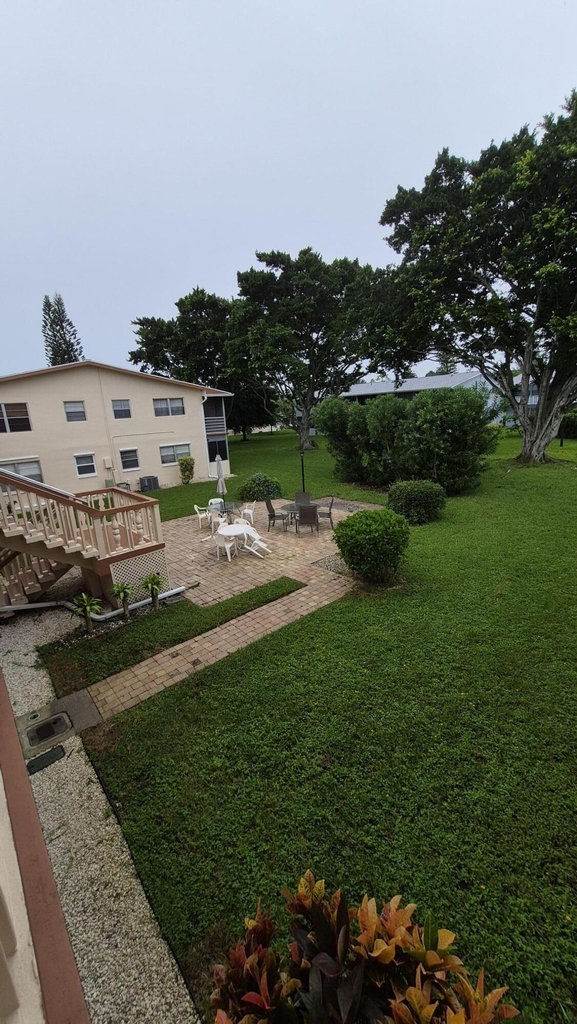 122 Canterbury D - Photo 2
