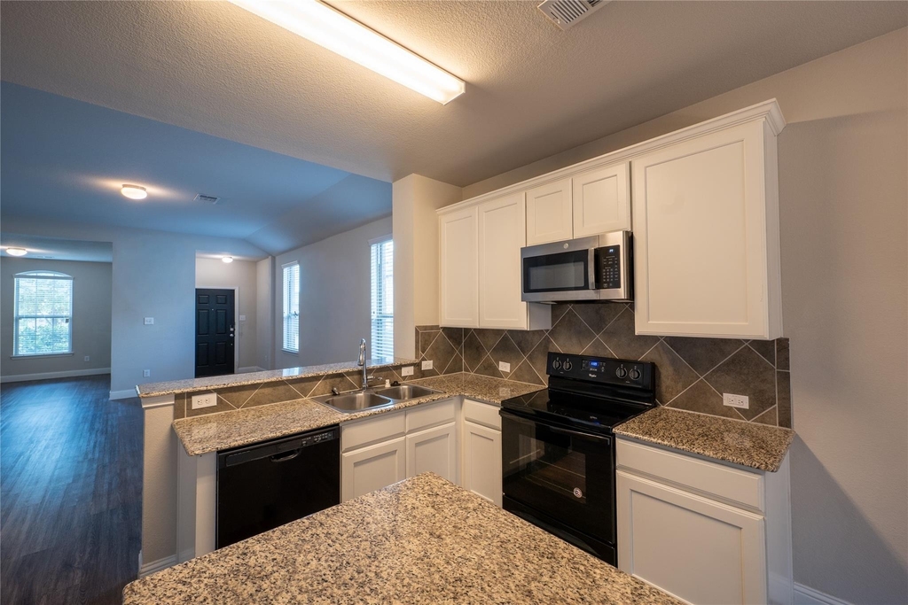 1004 Alexa Drive - Photo 13