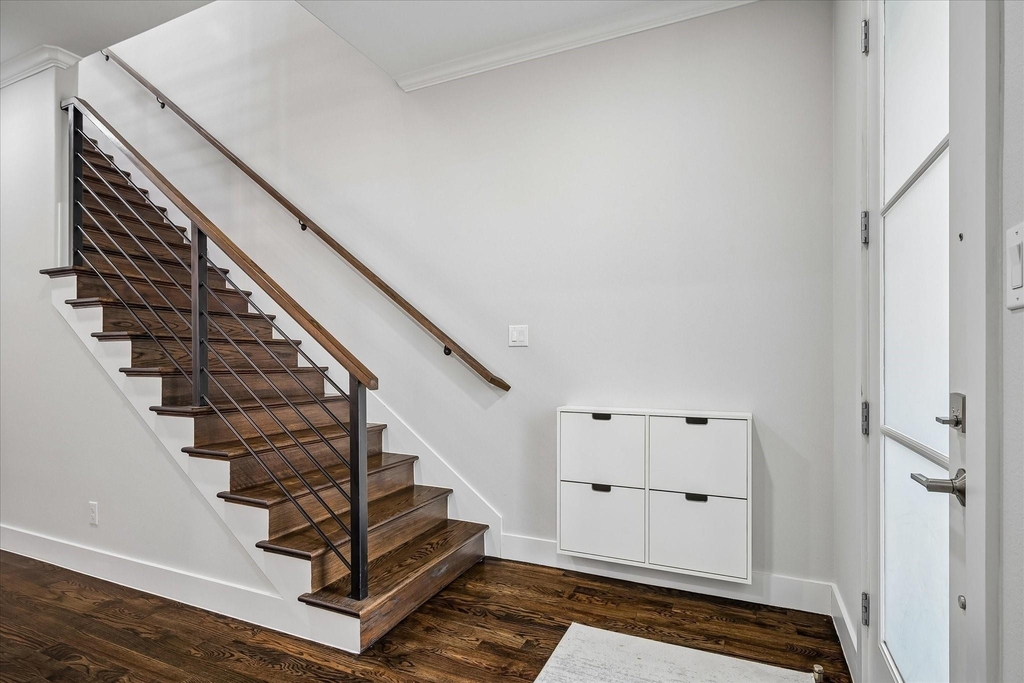 5434 Martel Avenue - Photo 1