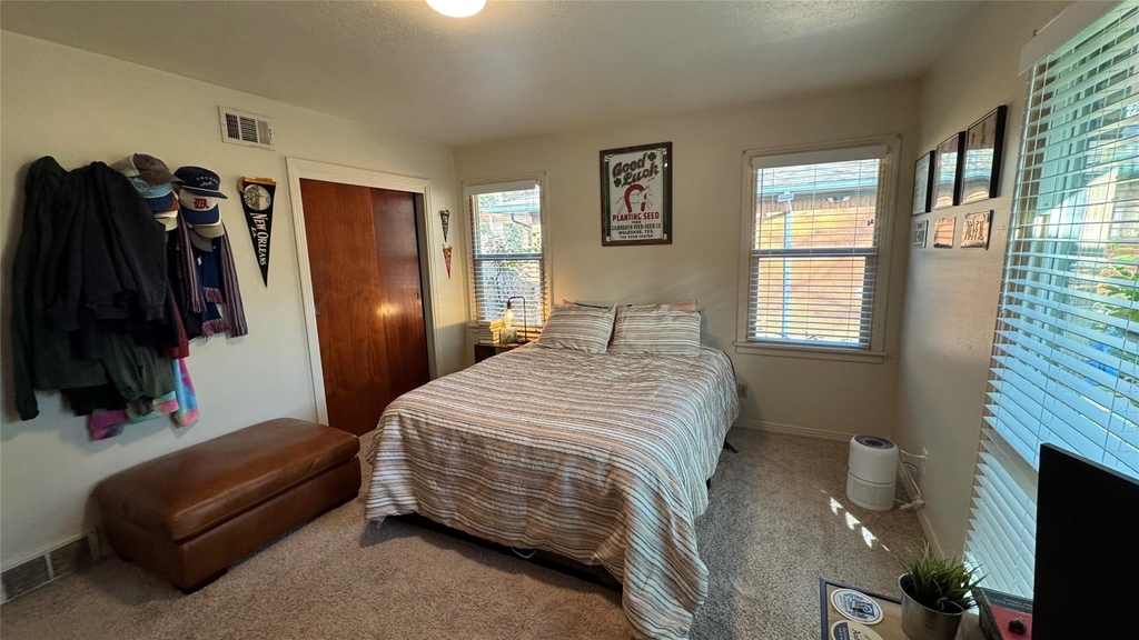 1911 Ferndale Avenue - Photo 9