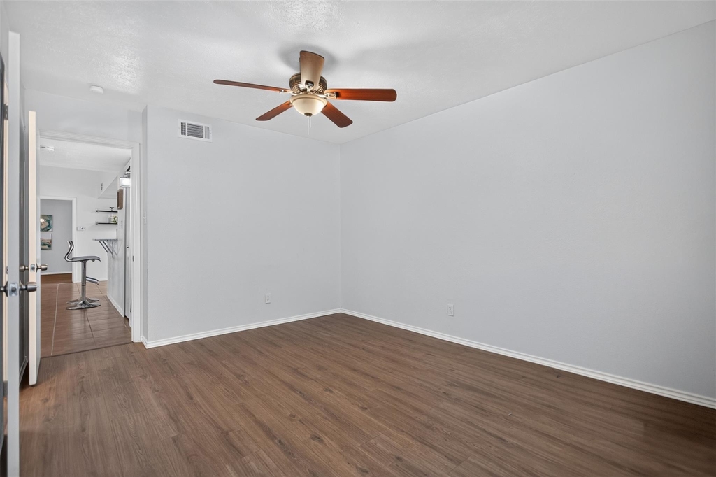 303 Liberty Place - Photo 10
