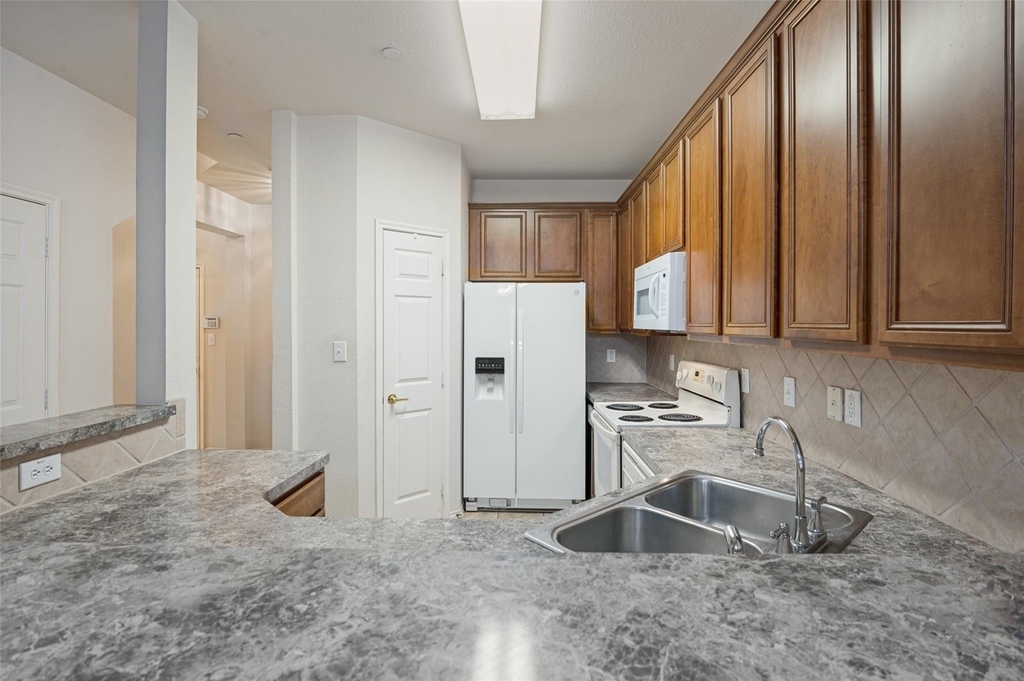 3236 Twist Trail - Photo 7