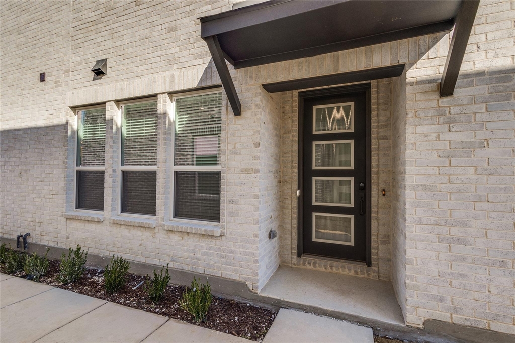 8821 Enclave Way - Photo 2