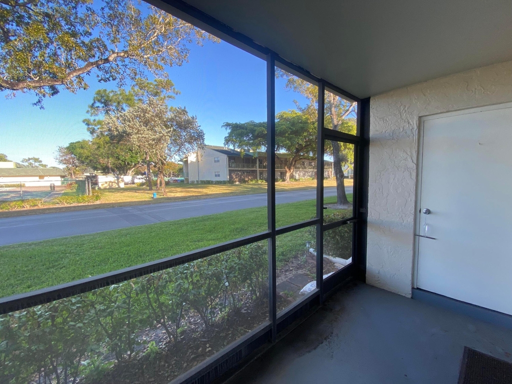 4140 Nw 90th Avenue - Photo 3