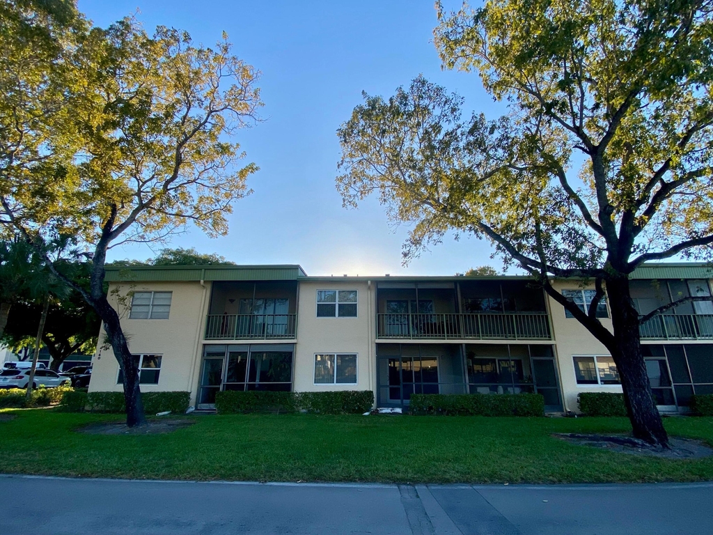4140 Nw 90th Avenue - Photo 5