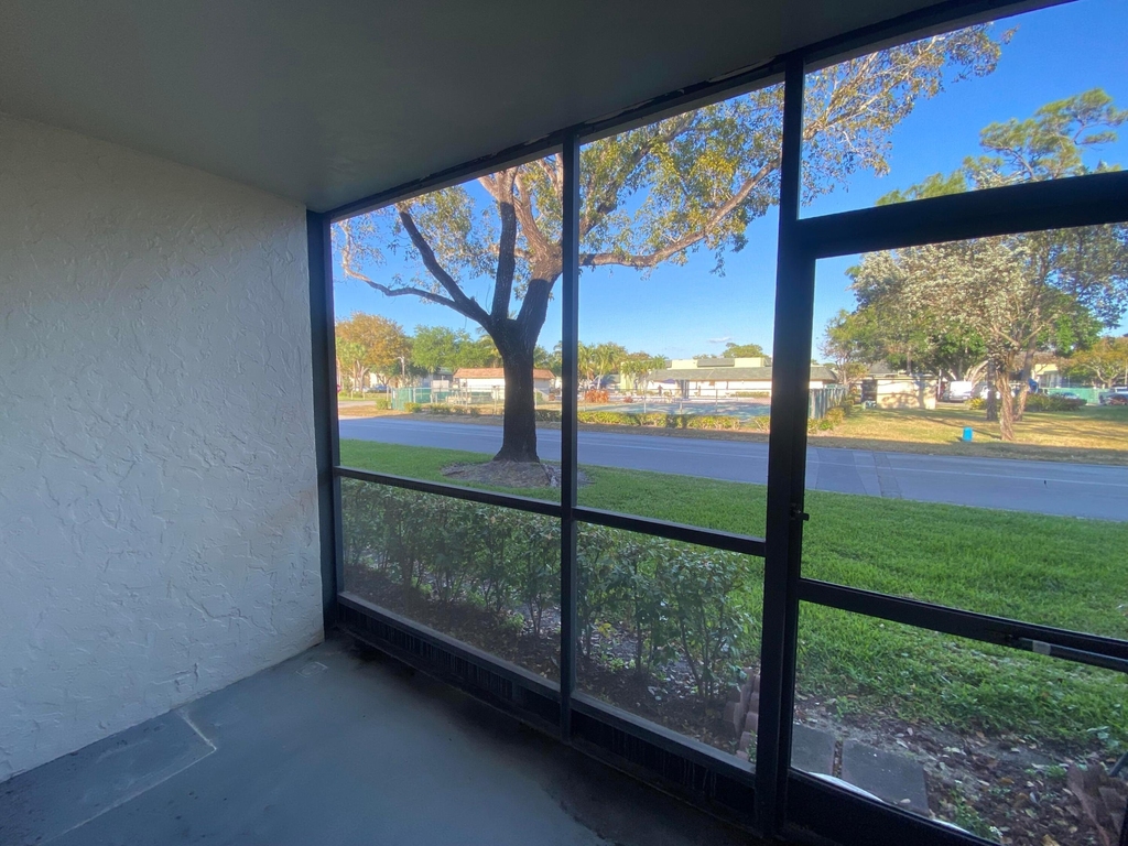 4140 Nw 90th Avenue - Photo 4