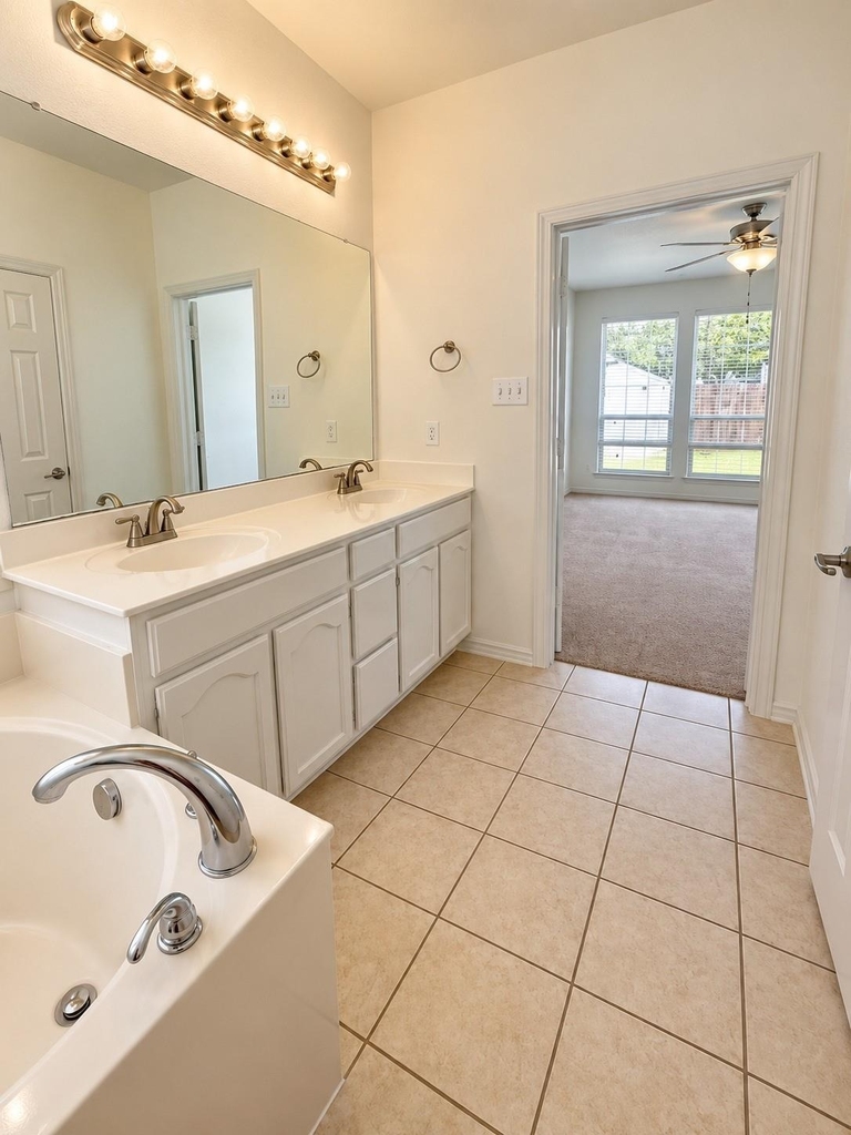 6344 Ferncreek Lane - Photo 18