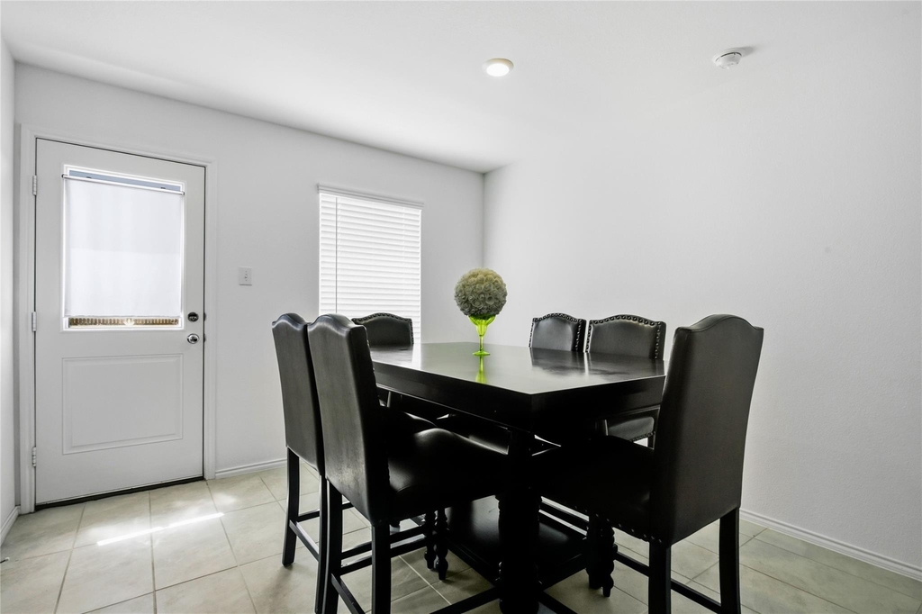 9609 Lightfoot Road - Photo 11