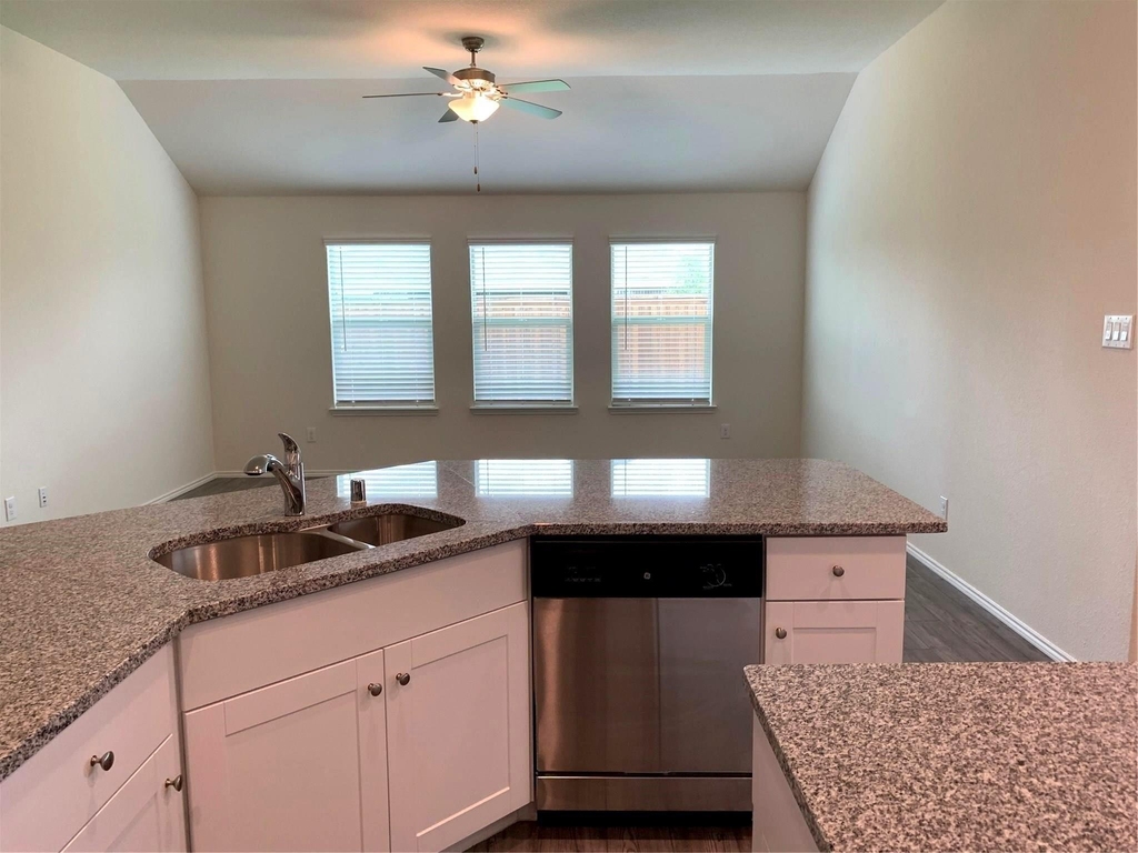 2449 Evening Stone Drive - Photo 5