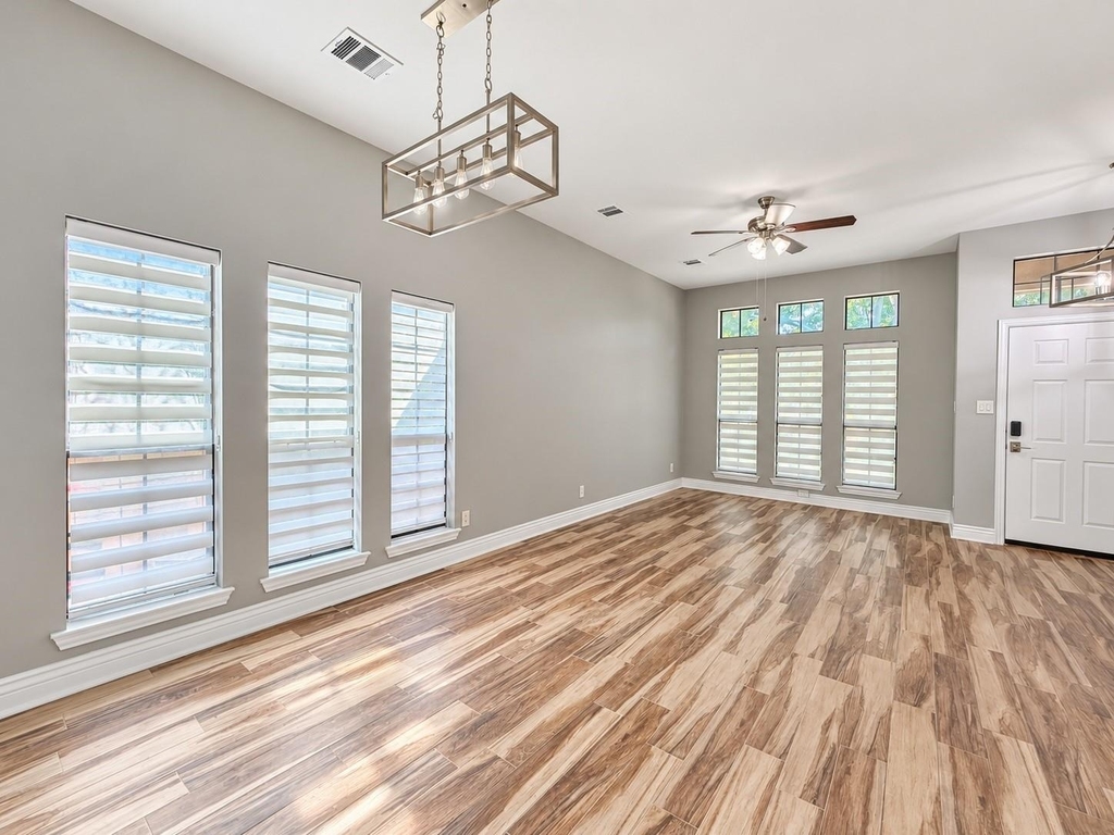 1123 Emily Lane - Photo 4