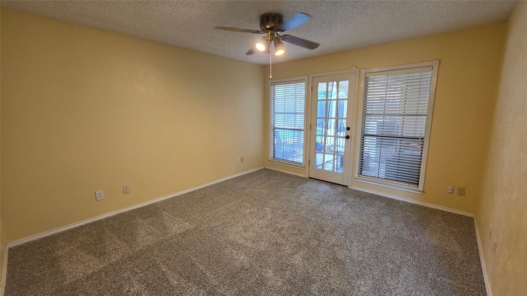 1821 Trowbridge Street - Photo 10