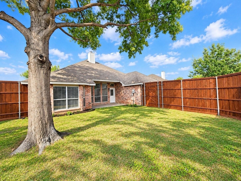 11701 Amber Valley Drive - Photo 16