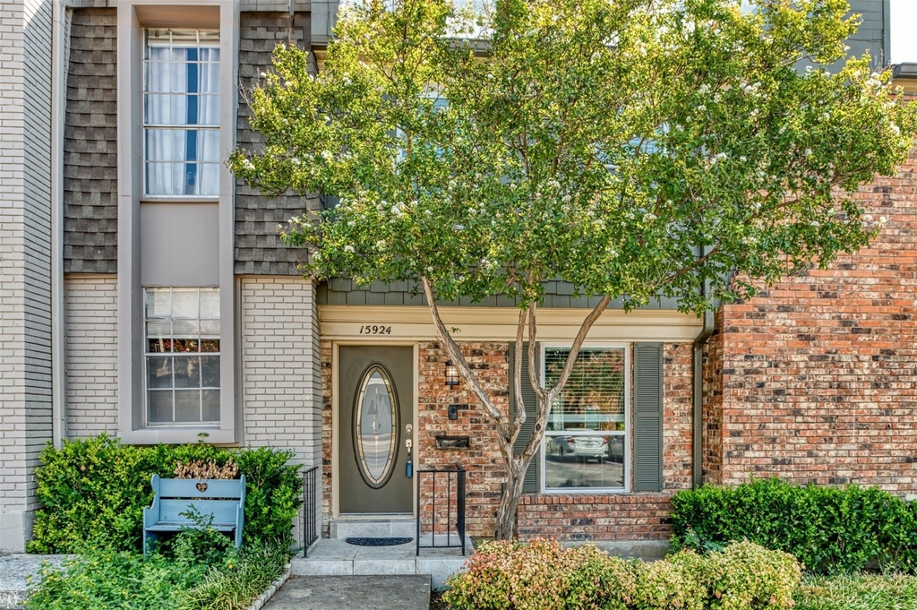 15924 Coolwood Drive - Photo 3