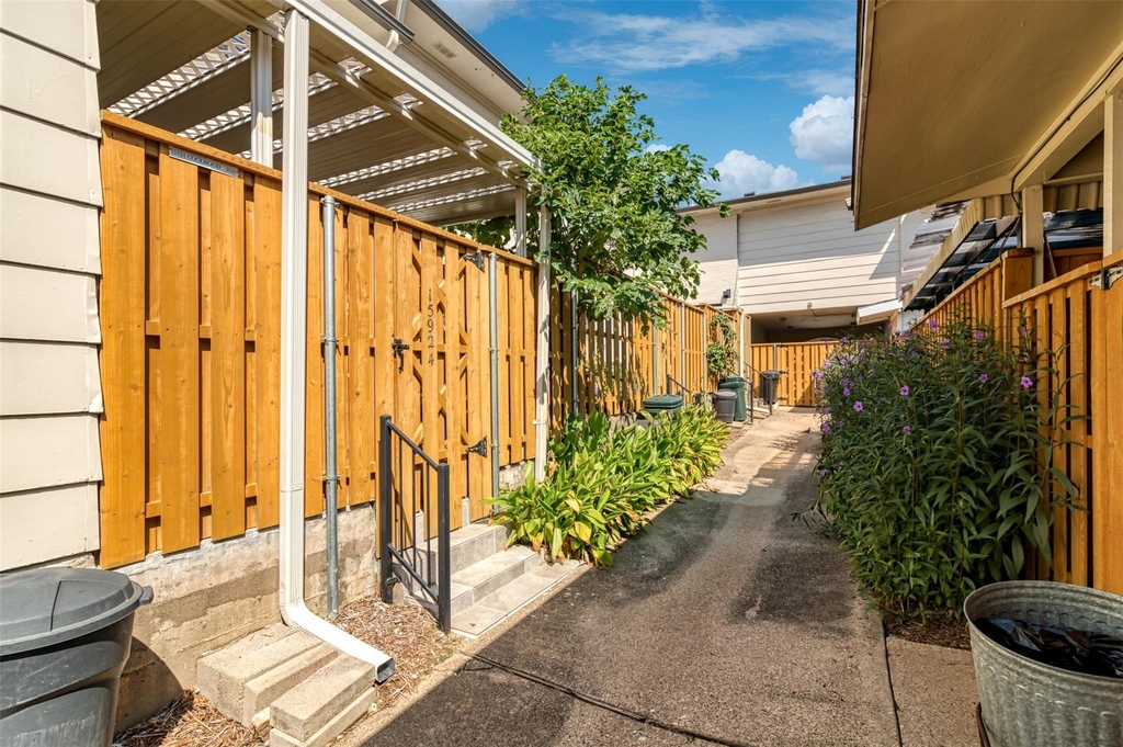 15924 Coolwood Drive - Photo 29