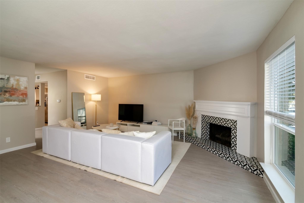 15924 Coolwood Drive - Photo 6
