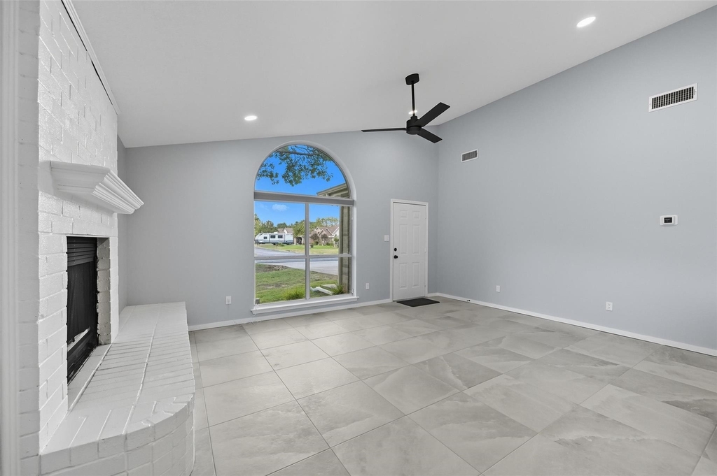 2507 Silvermeadow Lane - Photo 2