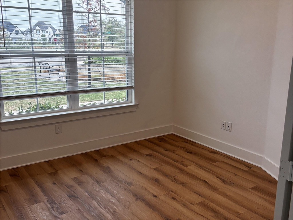 2828 Walden Road - Photo 2