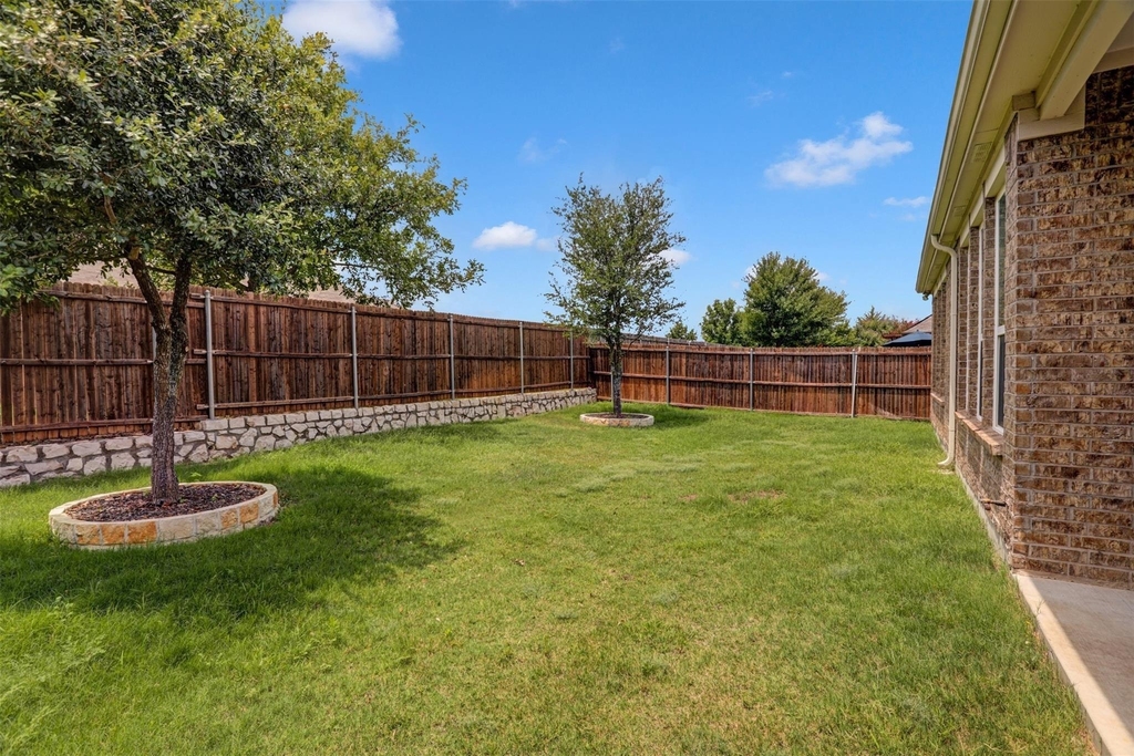 3713 Limousine Parkway - Photo 3
