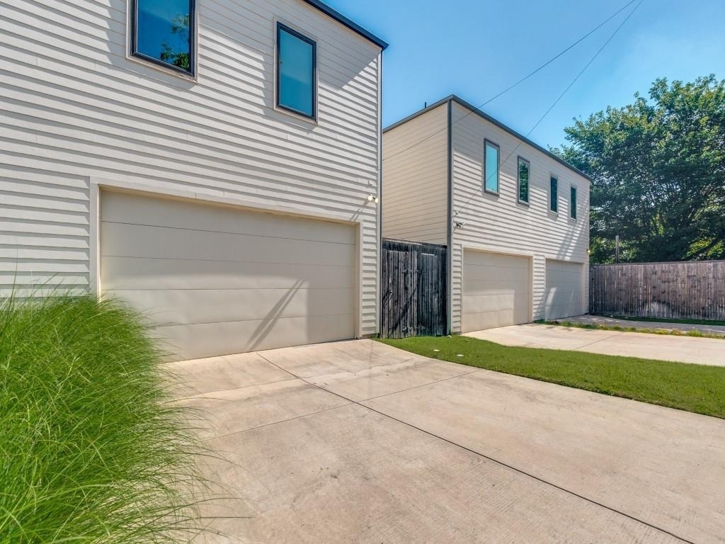 732 W 7th Street - Photo 24