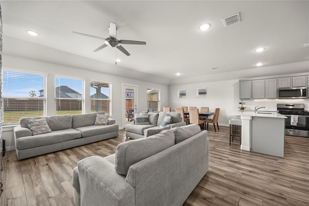 2826 Caroline Street - Photo 2