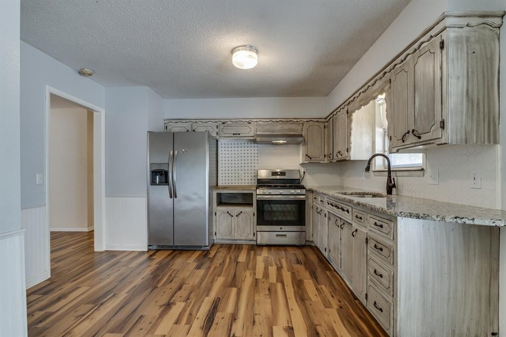 2105 Candy Lane - Photo 7
