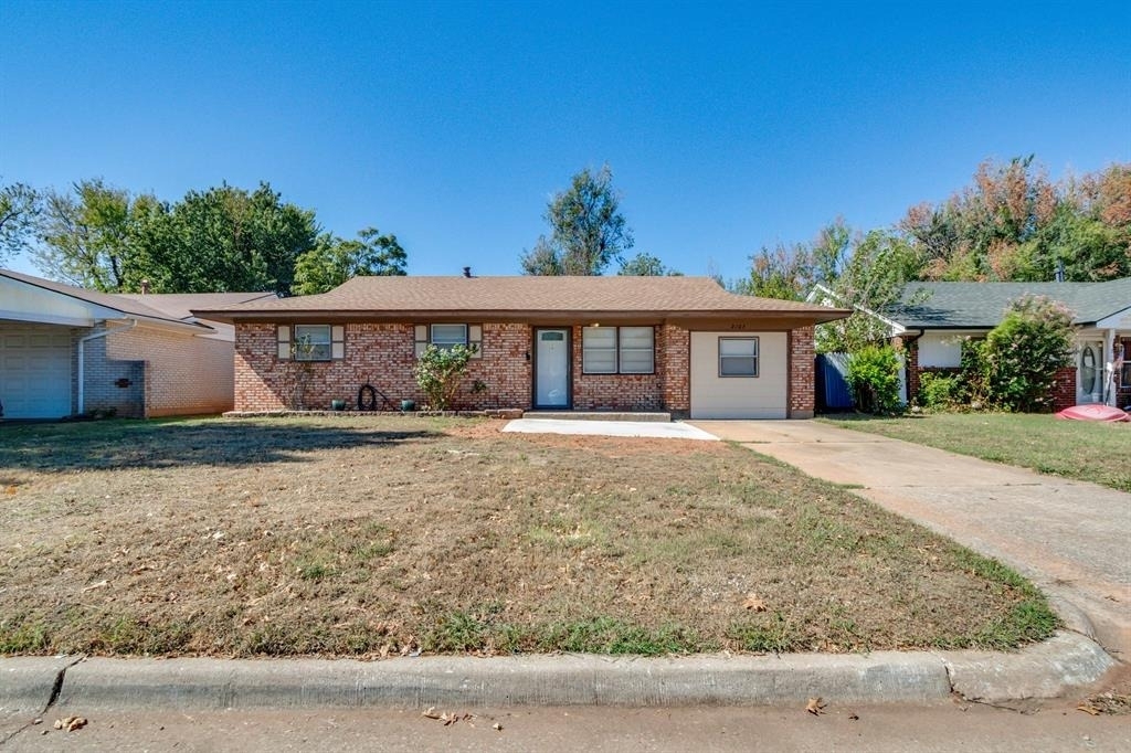 2105 Candy Lane - Photo 0