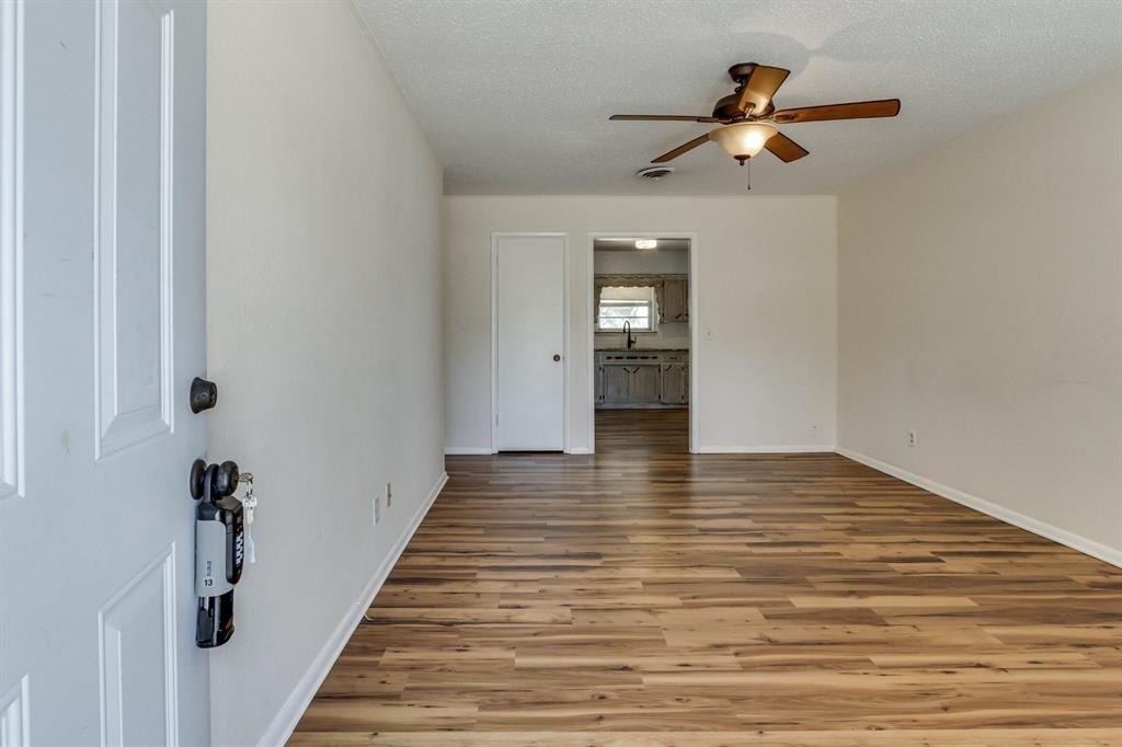 2105 Candy Lane - Photo 3