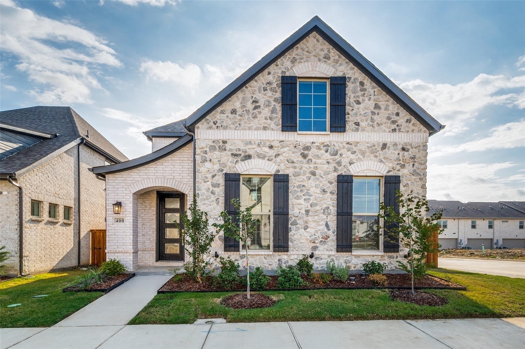 400 Buffalo Grass Drive - Photo 0
