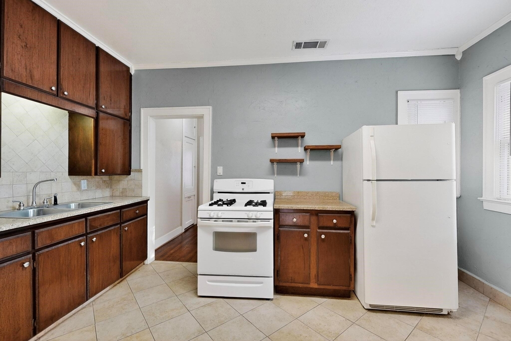5934 Velasco Avenue - Photo 11