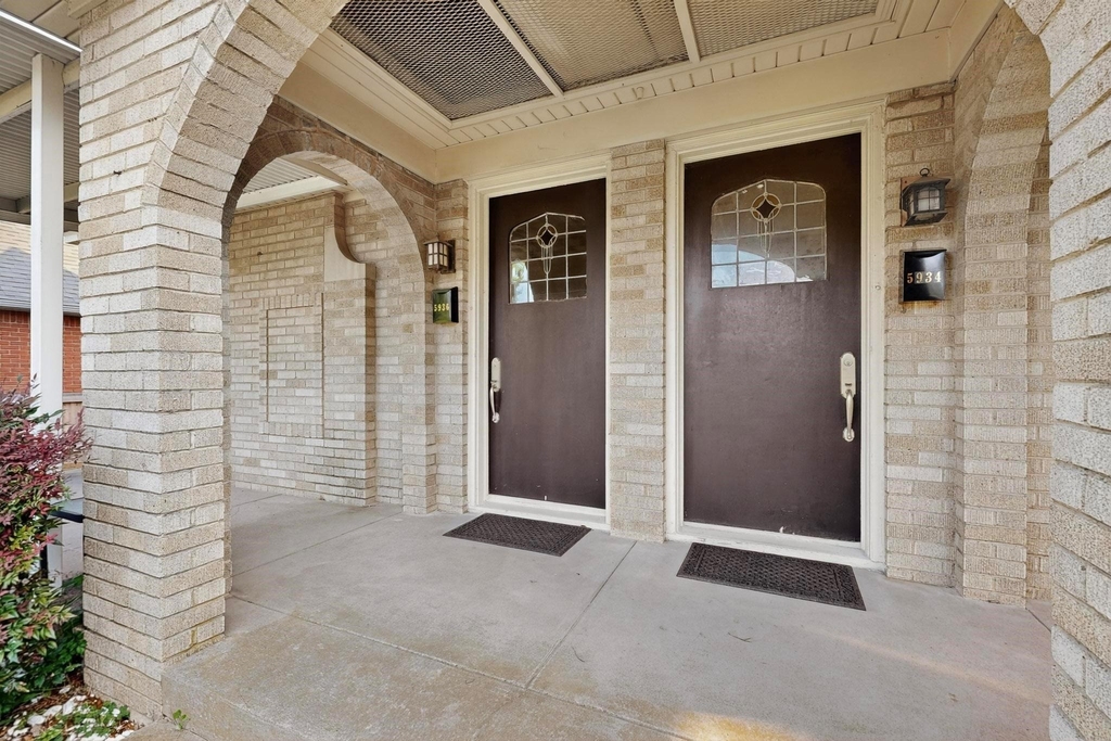 5934 Velasco Avenue - Photo 2