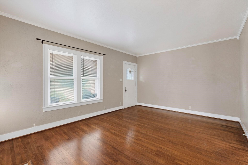 5934 Velasco Avenue - Photo 3