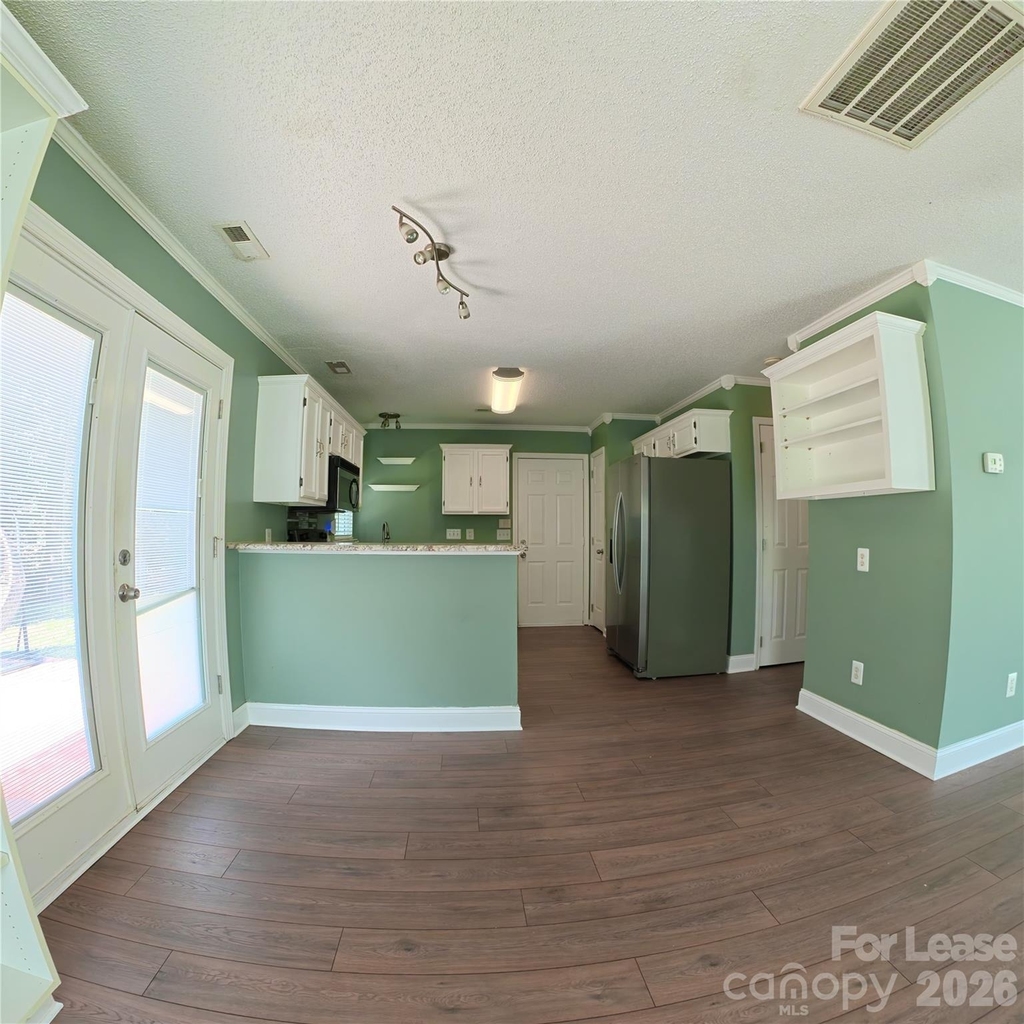 176 W Walnut Avenue - Photo 2