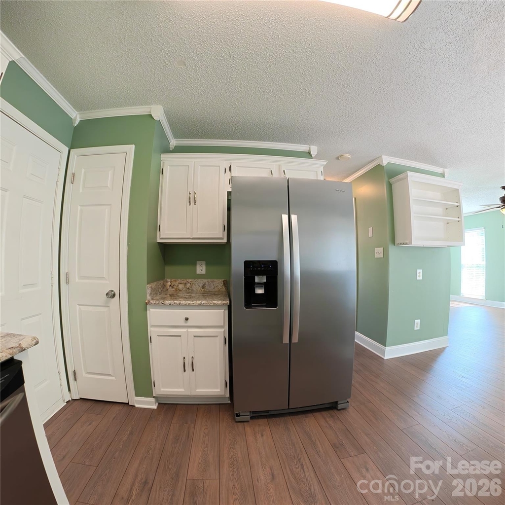 176 W Walnut Avenue - Photo 5