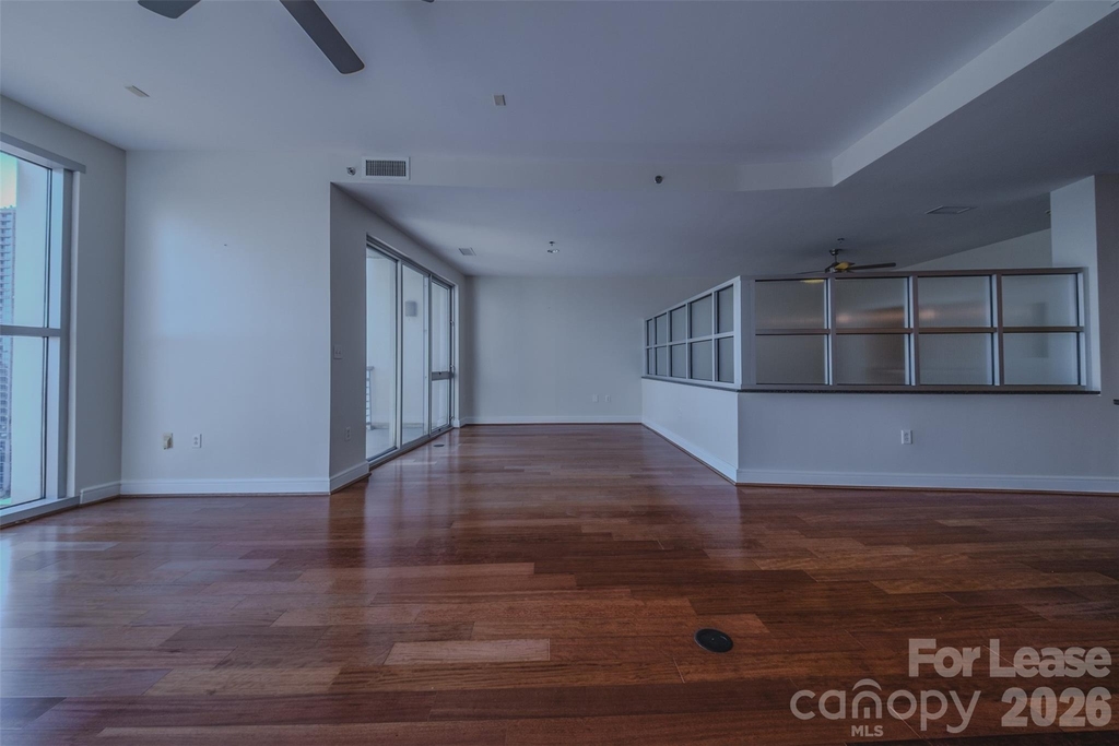 333 W Trade Street - Photo 10