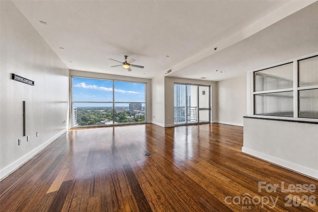333 W Trade Street - Photo 6