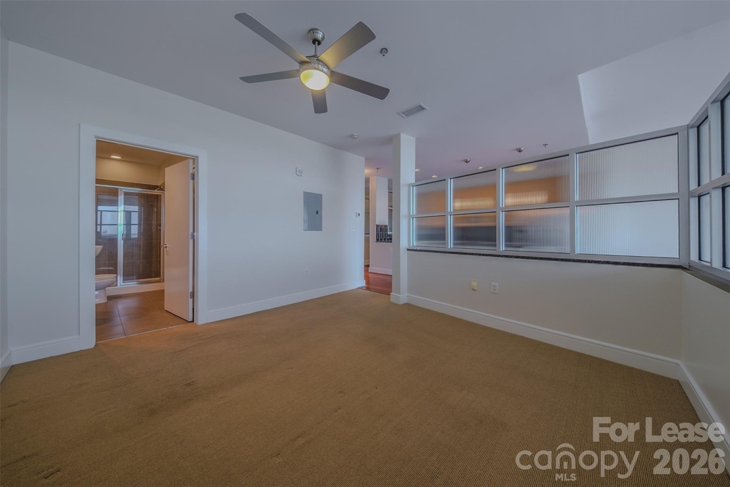 333 W Trade Street - Photo 18