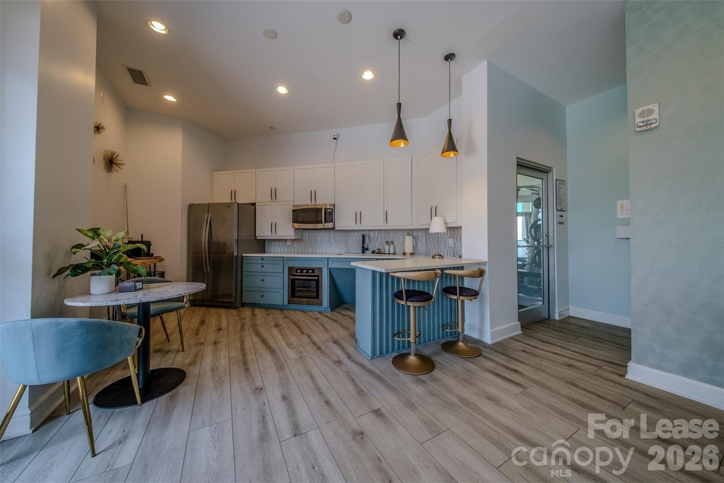 333 W Trade Street - Photo 36