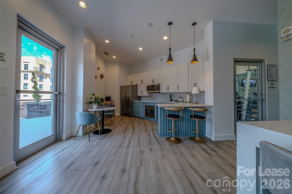 333 W Trade Street - Photo 38