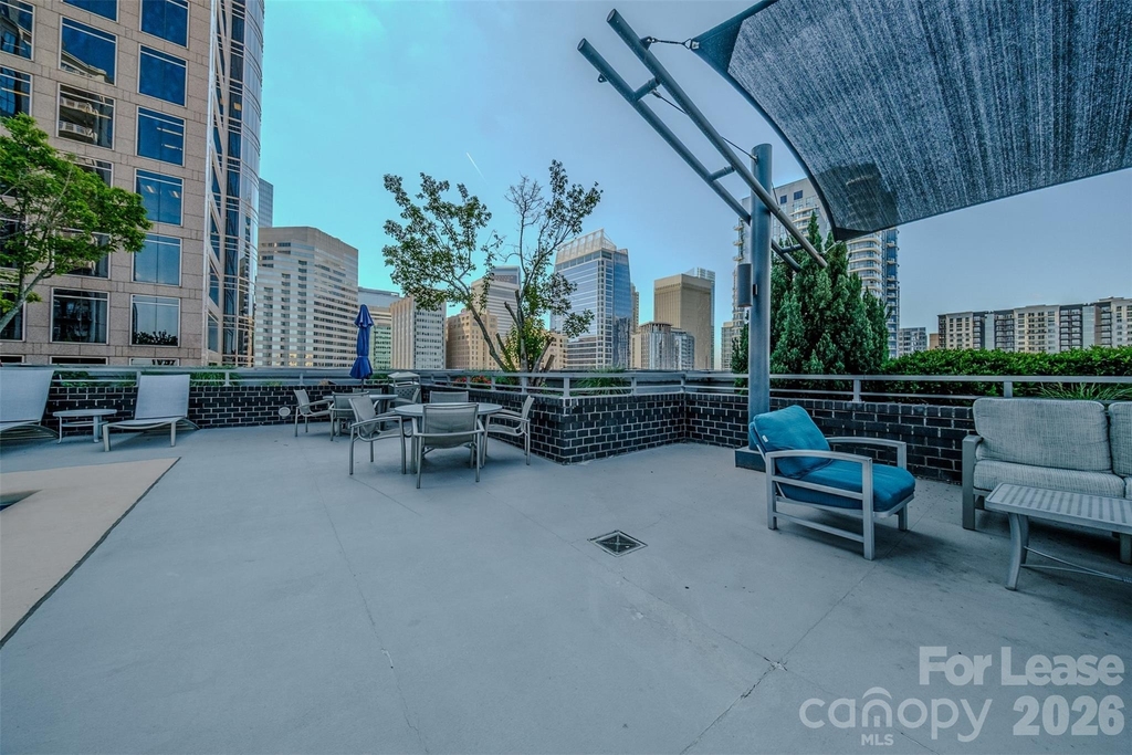 333 W Trade Street - Photo 33