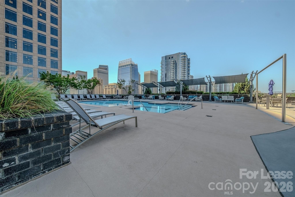 333 W Trade Street - Photo 28