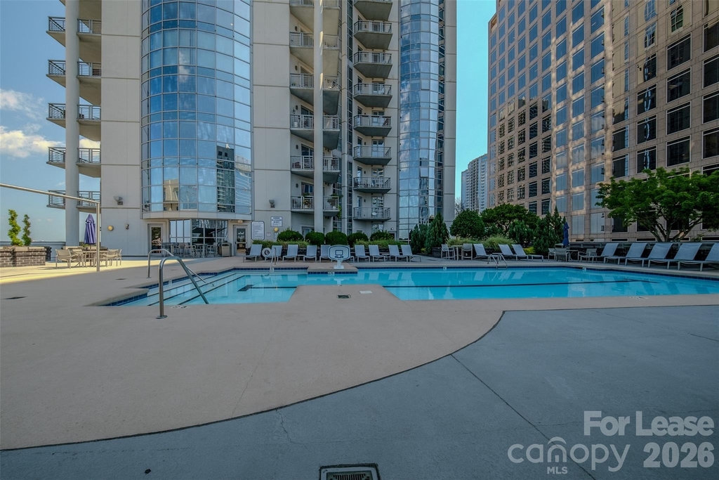 333 W Trade Street - Photo 32